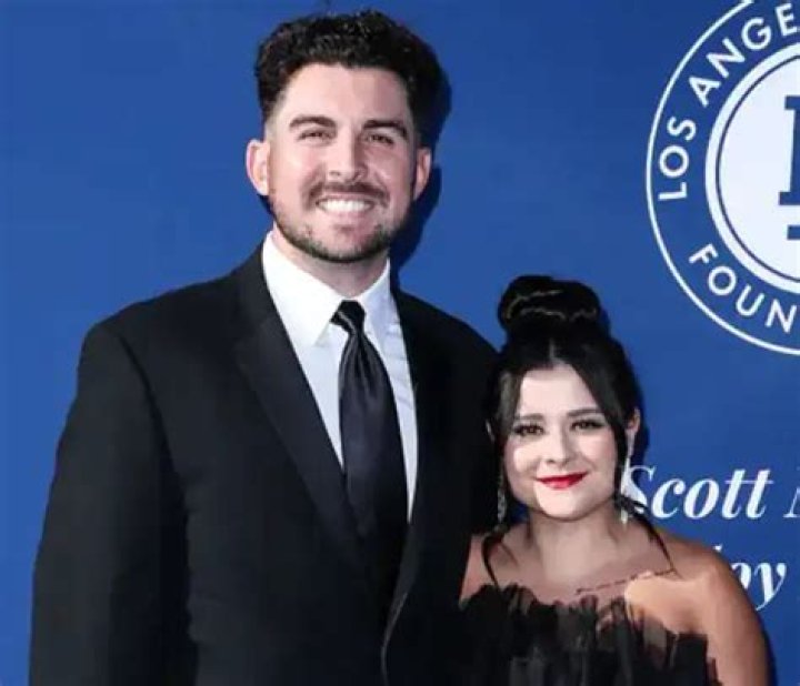 Alex Holmes Biography, Age, Height, Wife, Net Worth, Family
