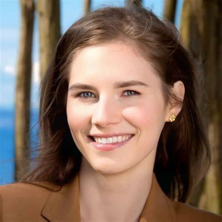 Amanda Knox Biography, Age, Height, Husband, Net Worth, Family