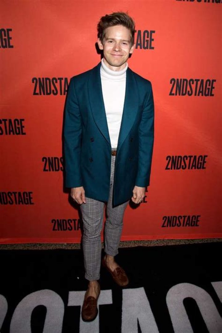 Andrew Keenan-Bolger Biography, Age, Height, Wife, Net Worth, Family