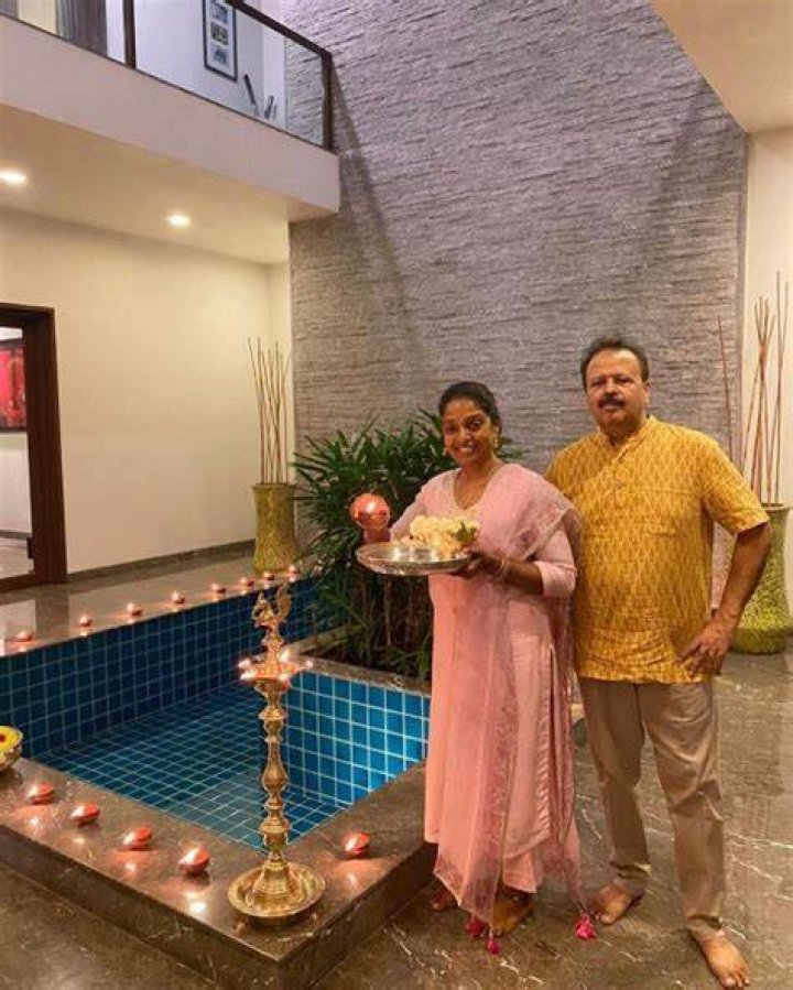 Aruna Mucherla Biography, Age, Height, Husband, Net Worth, Family