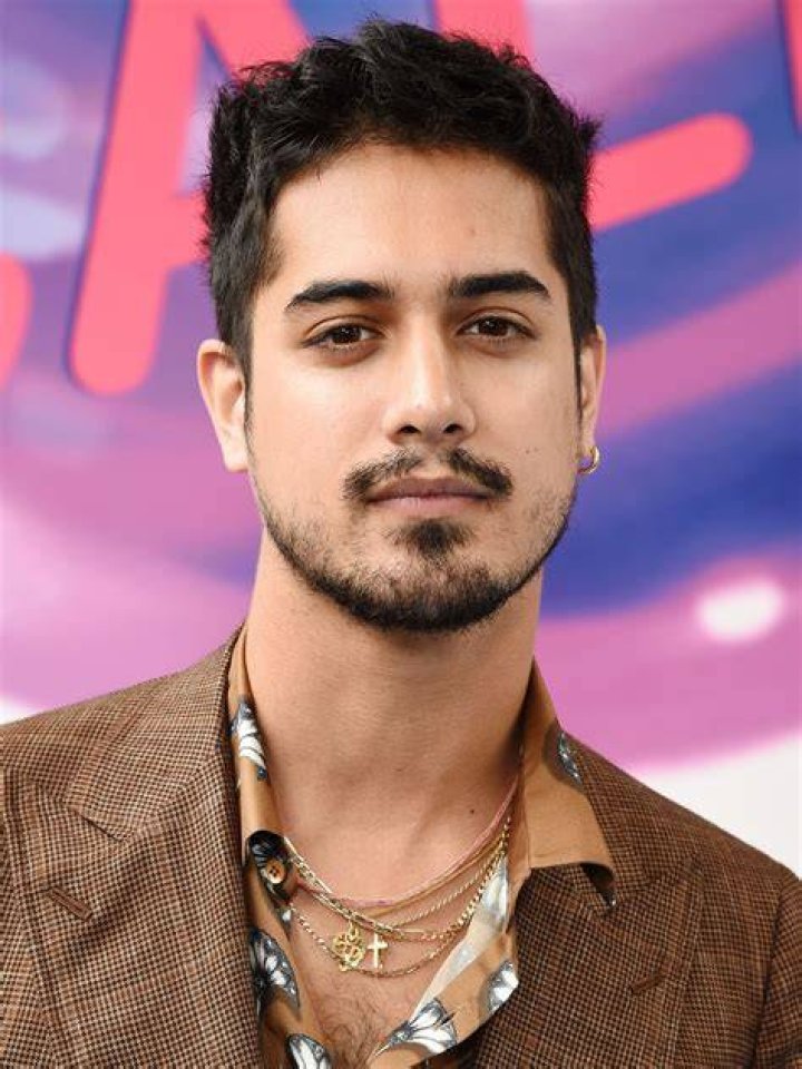 Avan Jogia Biography, Age, Height, Wife, Net Worth, Family