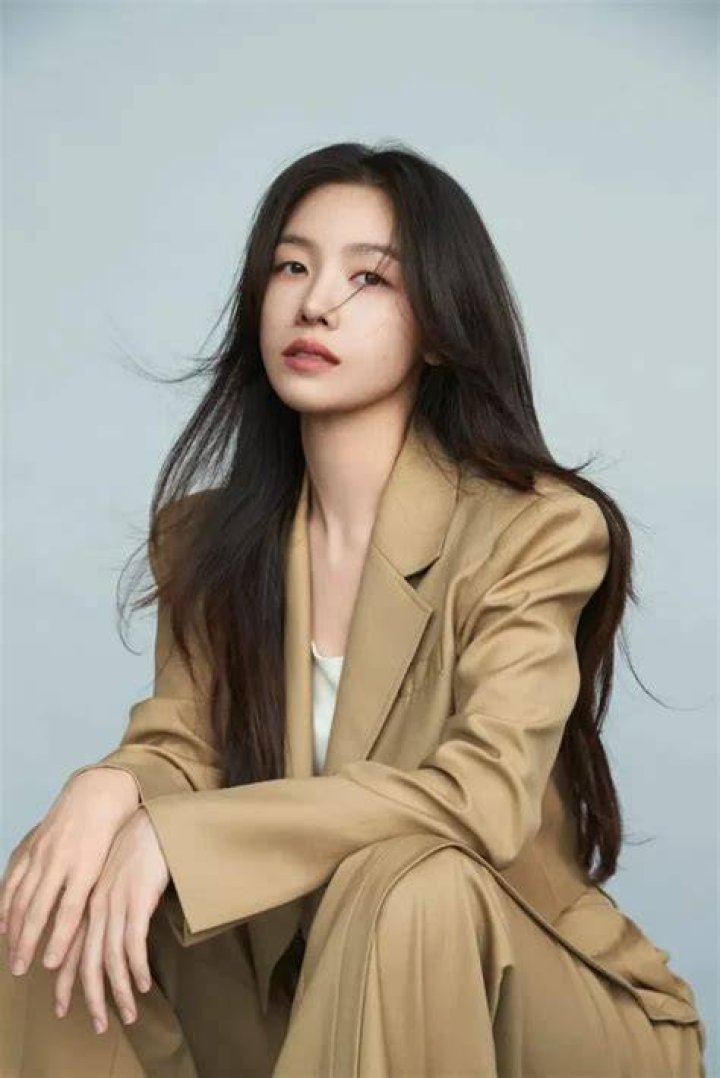 Bang Min-ah Biography, Age, Height, Husband, Net Worth, Family