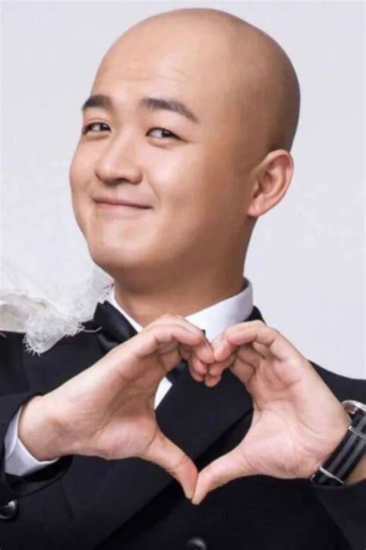 Bao Bei'er Biography, Age, Height, Wife, Net Worth, Family