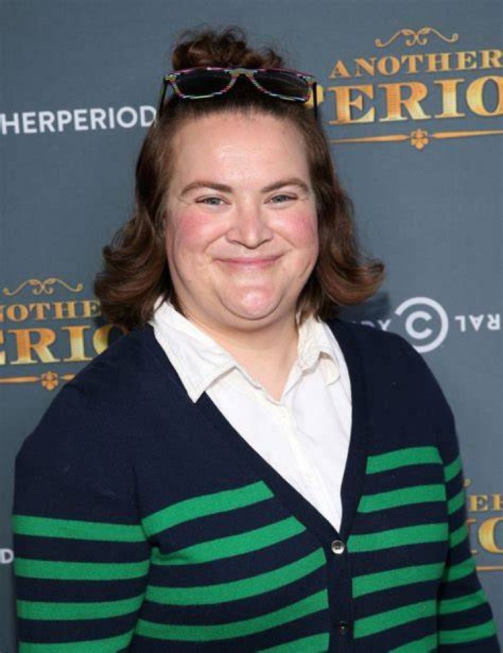 Betsy Sodaro Biography, Age, Height, Husband, Net Worth, Family
