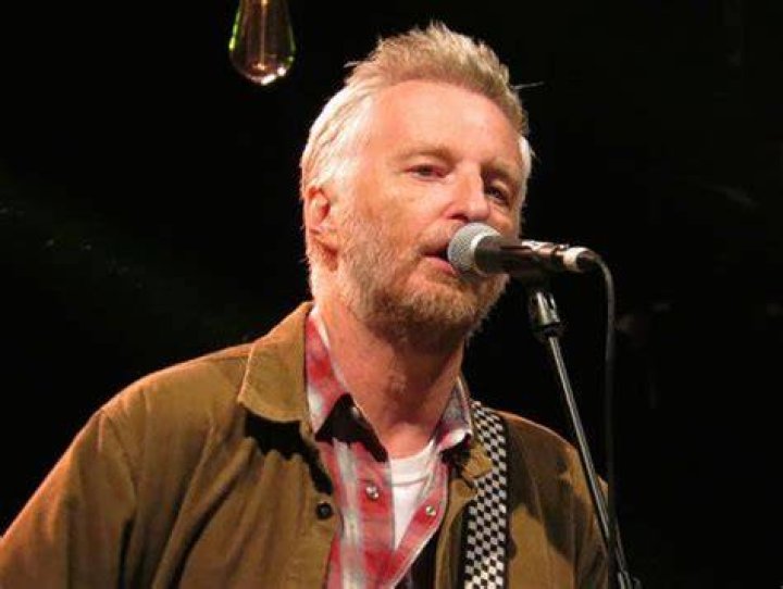 Billy Bragg Biography, Age, Height, Wife, Net Worth, Family