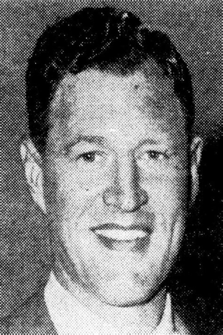 Bob Reynolds (American football, born 1914) Biography, Age, Height, Wife, Net Worth and Family