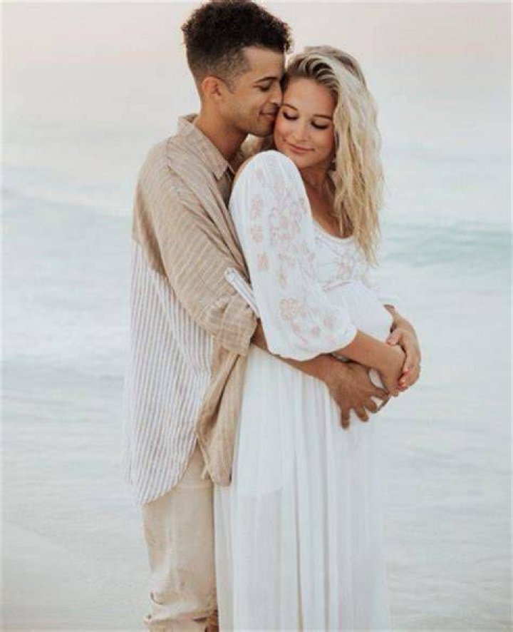 Brooke Callaghan Biography, Age, Height, Husband, Net Worth, Family