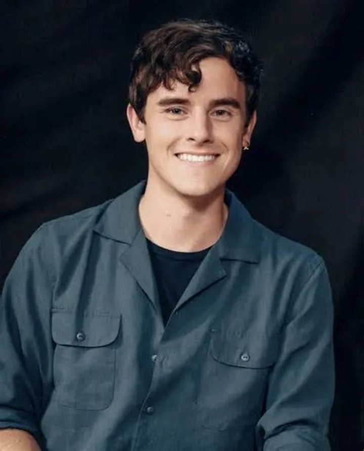 Connor Franta Biography, Age, Height, Wife, Net Worth, Family