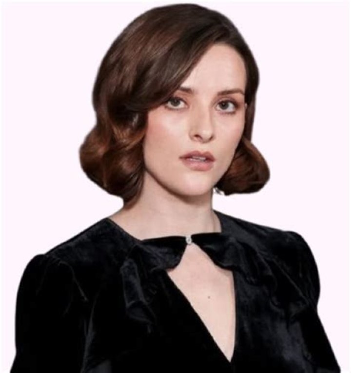 Daisy Bloom Biography, Age, Height, Husband, Net Worth, Family