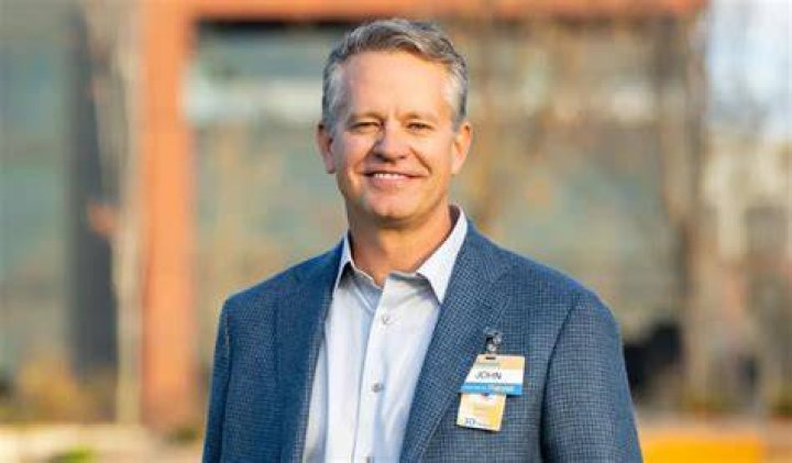 Doug McMillon Biography, Age, Height, Wife, Net Worth, Family