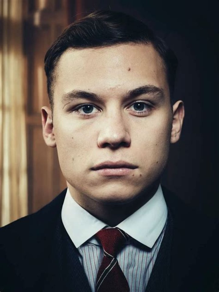 Finn Cole Biography, Age, Height, Wife, Net Worth, Family