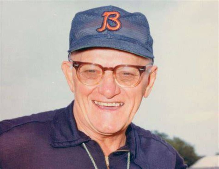 George Halas Biography, Age, Height, Wife, Net Worth, Family