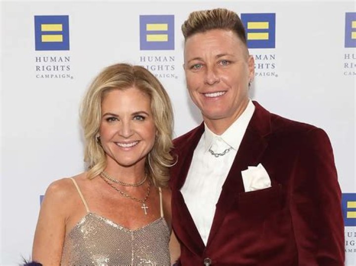 Glennon Doyle Biography, Age, Height, Husband, Net Worth, Family