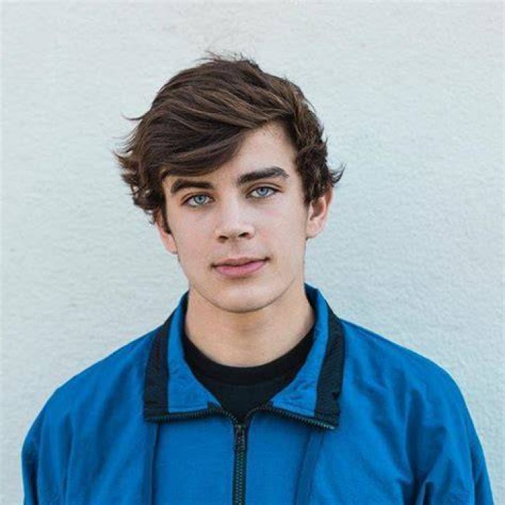 Hayes Grier Biography, Age, Height, Wife, Net Worth, Family