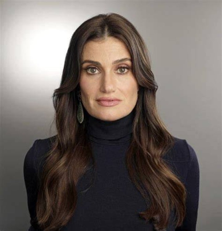 Idina Menzel Biography, Age, Height, Husband, Net Worth, Family