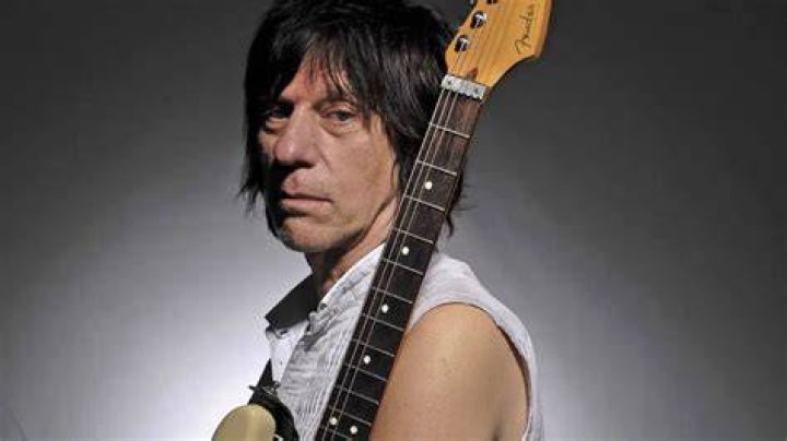 Jeff Beck Biography, Age, Height, Wife, Net Worth, Family