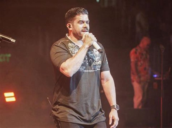 Jerry Rivera biografía, edad, altura, esposo, net worth, familia