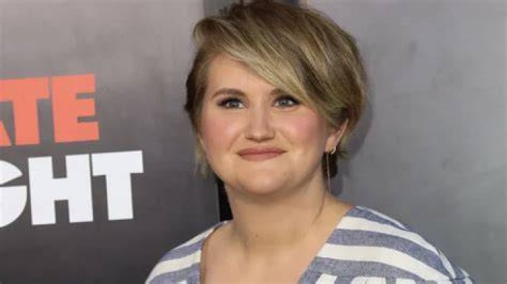 Jillian Bell Biography, Age, Height, Husband, Net Worth, Family