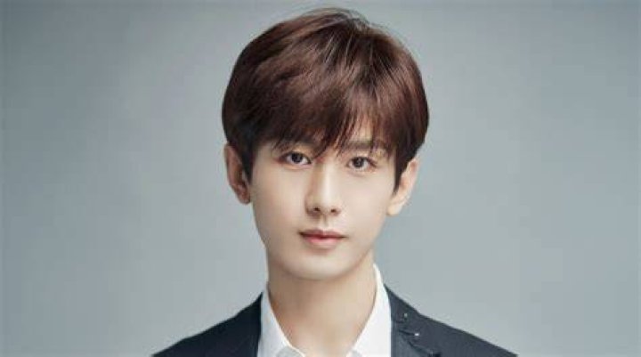 Jin Yi-han Biography, Age, Height, Wife, Net Worth, Family