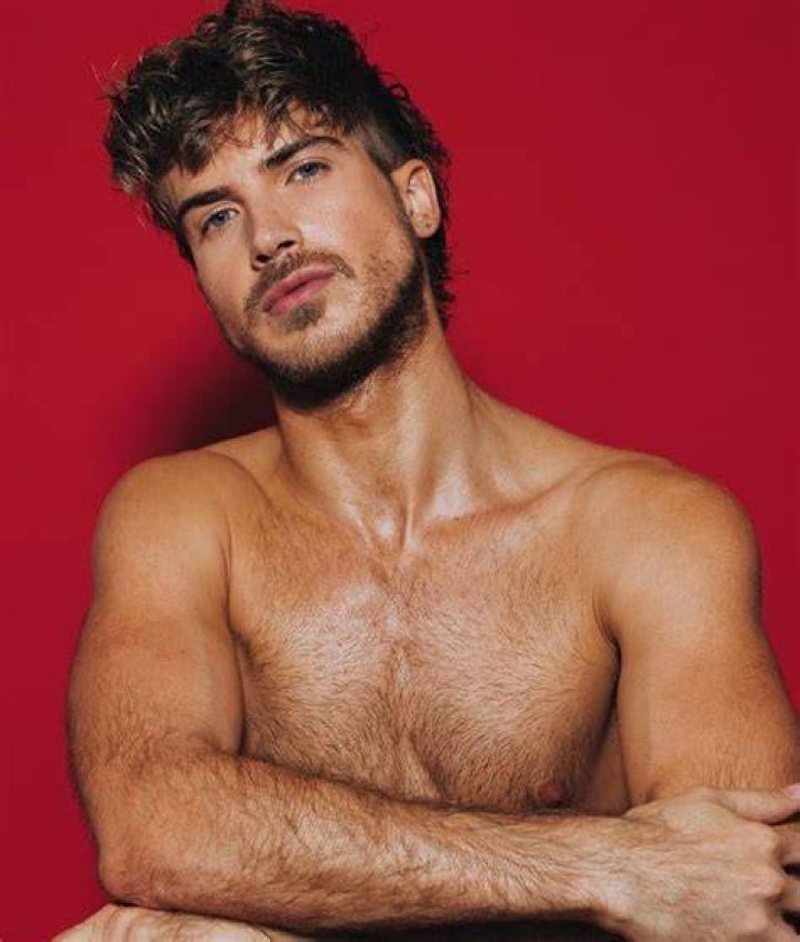 Joey Graceffa Biography, Age, Height, Wife, Net Worth, Family