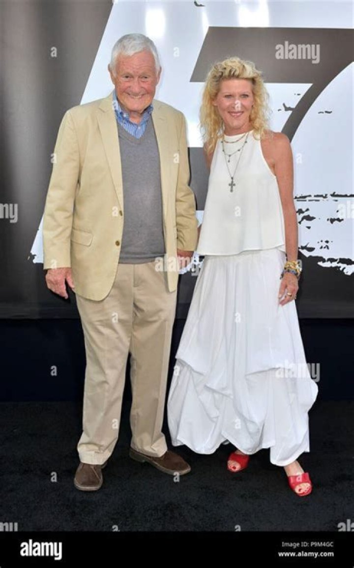 John T. Cacioppo Biography, Age, Height, Wife, Net Worth, Family