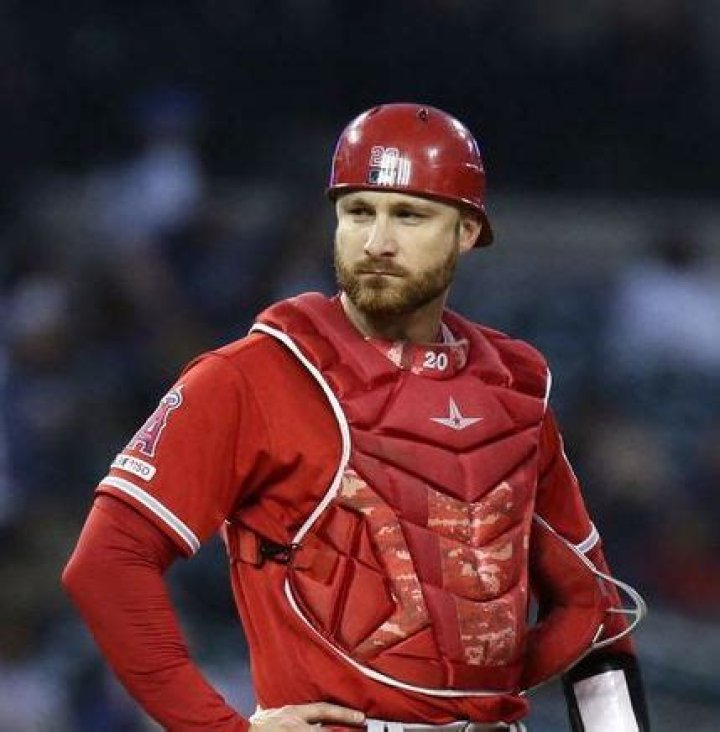 Jonathan Lucroy Biography, Age, Height, Wife, Net Worth, Family