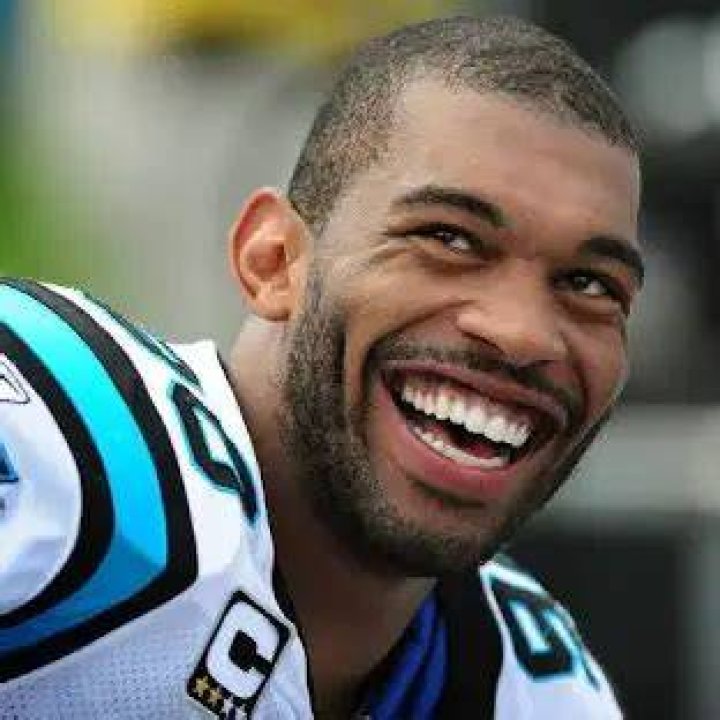 Julius Peppers Biography, Age, Height, Wife, Net Worth, Family