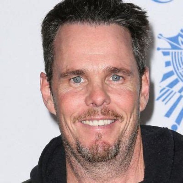 Kevin Dillon Biography, Age, Height, Wife, Net Worth, Family