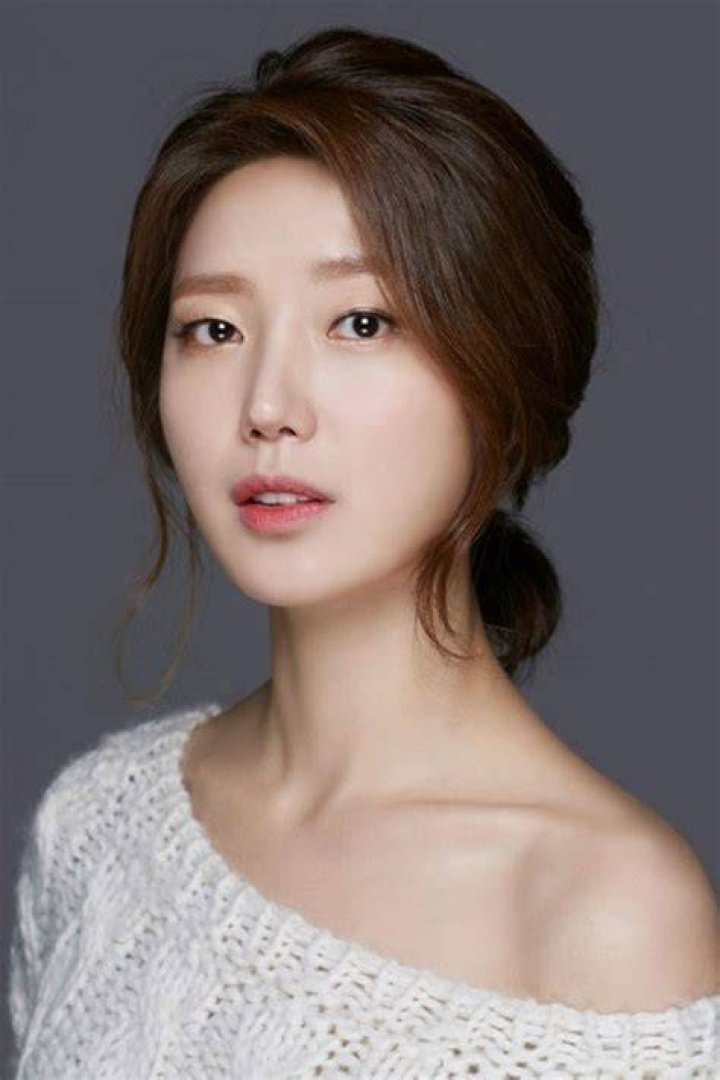 Kim Ho-jung Biography, Age, Height, Husband, Net Worth, Family