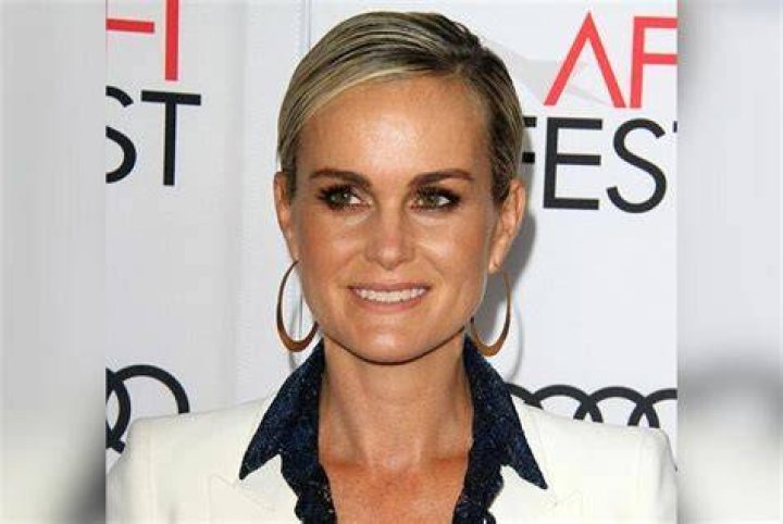 Laeticia Hallyday Biography, Age, Height, Husband, Net Worth, Family