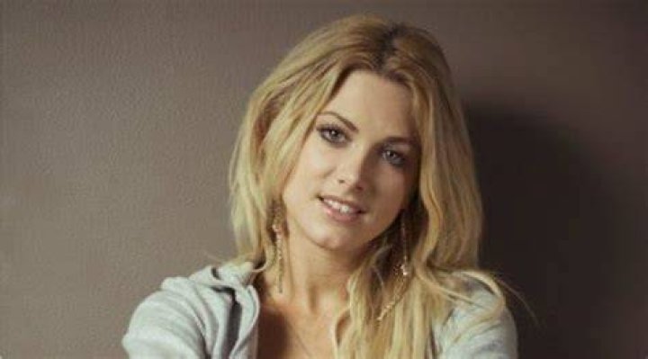 Laura Surrich Biography, Age, Height, Husband, Net Worth, Family