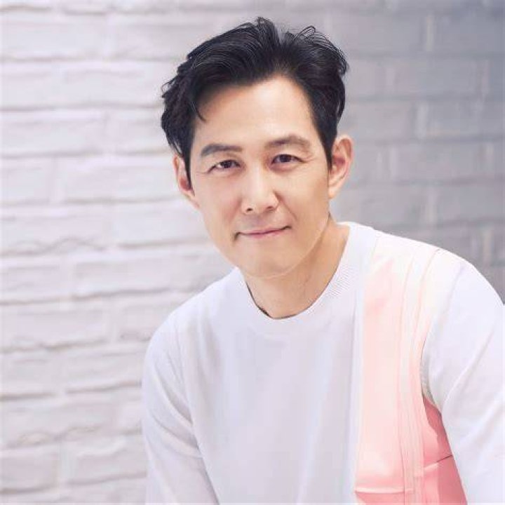 Lee Jung-hyun Biography, Age, Height, Husband, Net Worth, Family