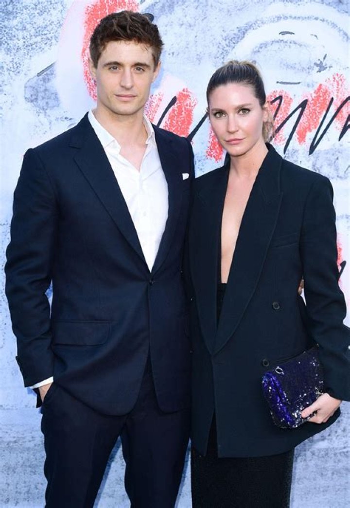 Max Irons Biography, Age, Height, Wife, Net Worth, Family