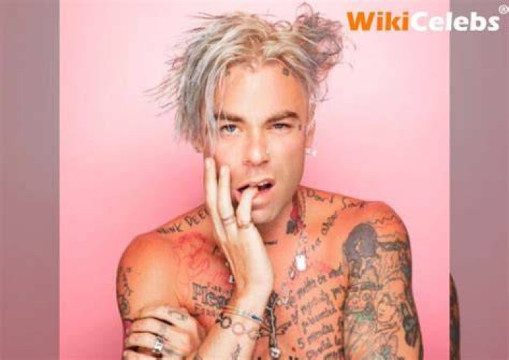 Mod Sun Biography, Age, Height, Wife, Net Worth, Family