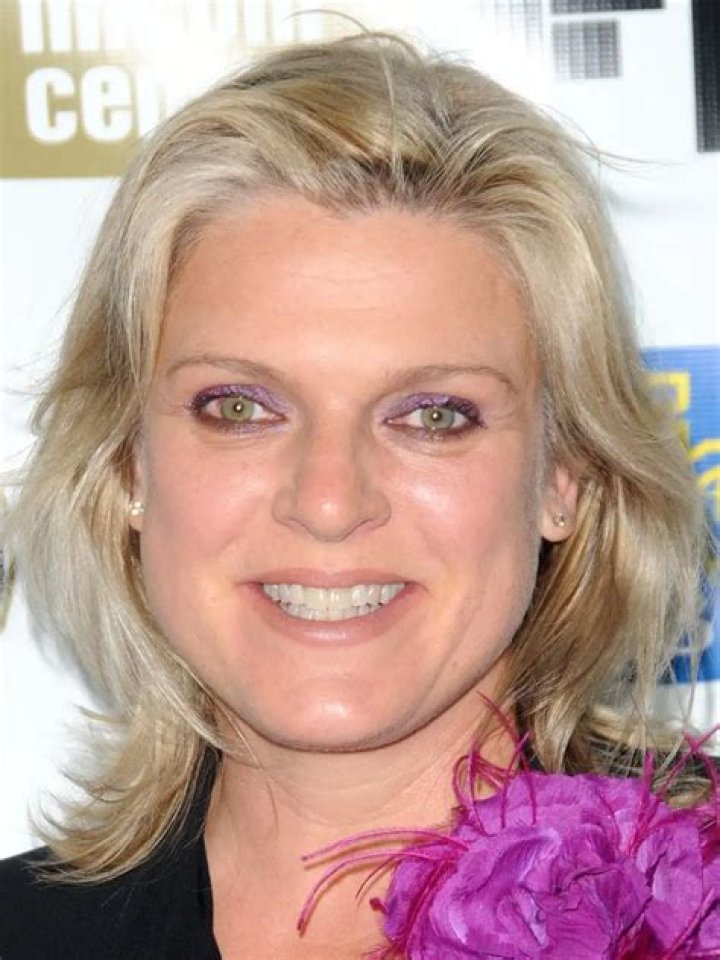 Molly Price Biography, Age, Height, Husband, Net Worth, Family