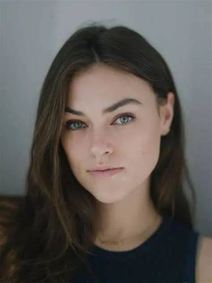 Myla Dalbesio Biography, Age, Height, Husband, Net Worth, Family