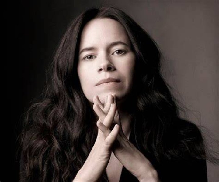 Natalie Merchant Biography, Age, Height, Husband, Net Worth, Family