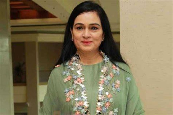 Padmini Kolhapure Biography, Age, Height, Husband, Net Worth, Family