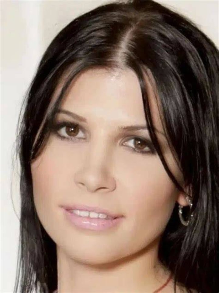 Rebeca Linares Biography, Age, Height, Husband, Net Worth, Family