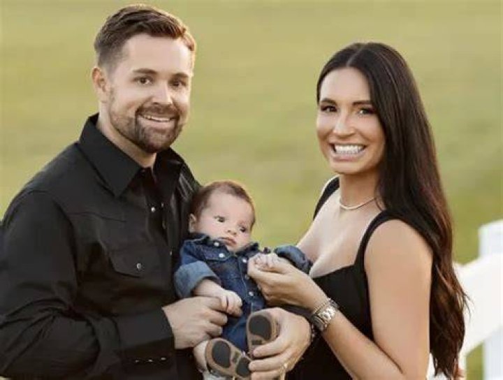 Ricky Stenhouse Jr. Biography, Age, Height, Wife, Net Worth, Family