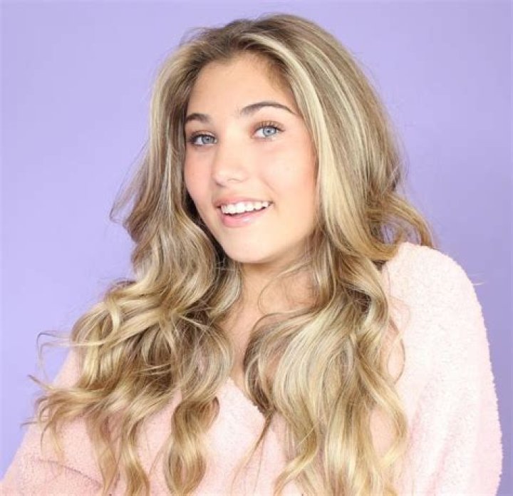 Rosie McClelland Biography, Age, Height, Husband, Net Worth, Family