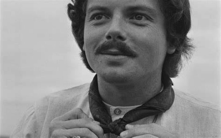 Scott McKenzie Biography, Age, Height, Wife, Net Worth, Family