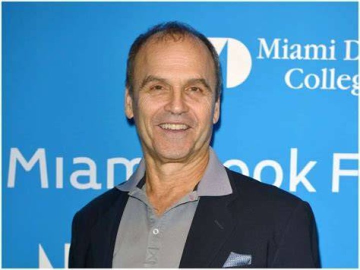 Scott Turow Biography, Age, Height, Wife, Net Worth, Family