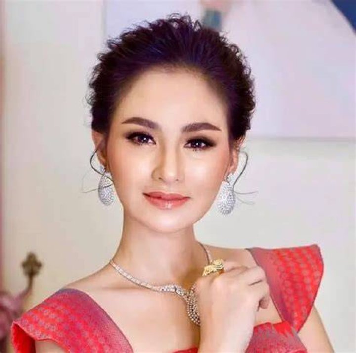 Sokun Nisa Biography, Age, Height, Husband, Net Worth, Family