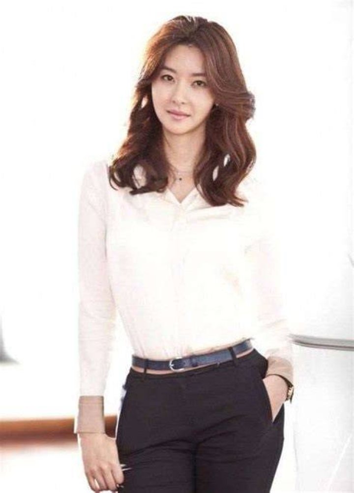 Song Seon-mi Biography, Age, Height, Husband, Net Worth, Family