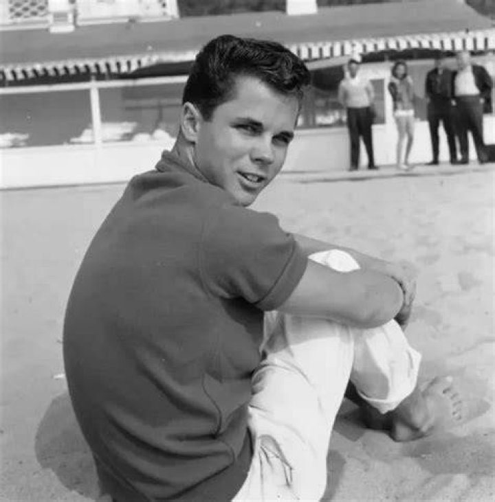 Tony Dow Biography, Age, Height, Wife, Net Worth, Family