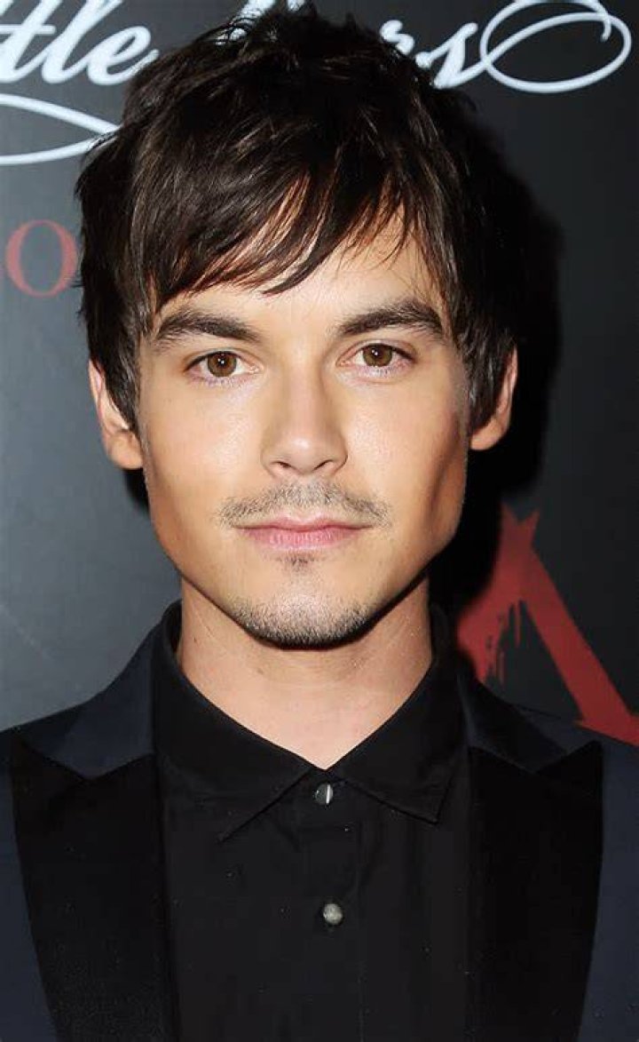 Tyler Blackburn Biography, Age, Height, Wife, Net Worth, Family