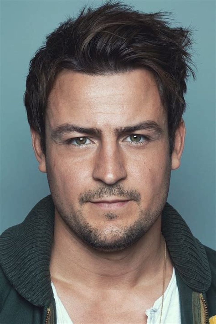 Tyler Hynes Biography, Age, Height, Wife, Net Worth, Family