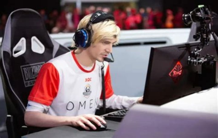 XQc Biography, Age, Height, Wife, Net Worth, Family