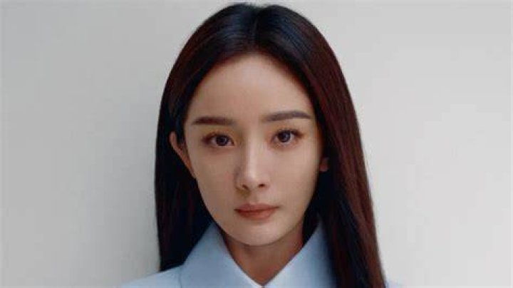 Yang Mi-kyung Biography, Age, Height, Husband, Net Worth, Family